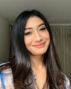 Fitrie Rachmadhina Instagram - Kata dokter kita akan kesemutan kalo duduk terlalu lama.
Jadi gimana kalo kita jalan aja? 🤓 #ngabuburit