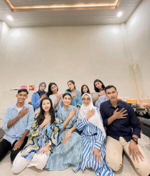 Fitrie Rachmadhina Instagram - RAYA DAY 1 🤍