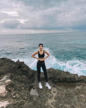 Fitrie Rachmadhina Instagram - Slow morning like these; long walks, slow running, listening to the waves, feed the bird, smile to the universe, & meditate. 

#nusalembongan
