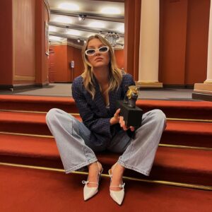 Flavie Delangle Instagram - ⭐️🦁❤️
