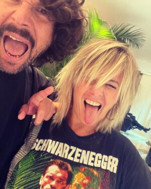 Flavie Flament Instagram - Pierre-feuille…. ciseaux!!! ✂️✂️✂️
@davidlucasparis 
@davidlucaspyla