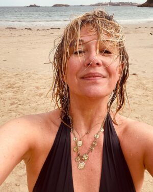 Flavie Flament Instagram - La saison est officiellement ouverte!!!🐬
#10degrés