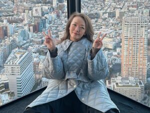 Florence Kwok Instagram - 例行公事
打卡必到
#shibuyasky 
不過今日着錯衫
同後面黐咗地
第一張來自於官方photo counter
弱弱問一問：好似自己影嗰啲都幾靚！？
