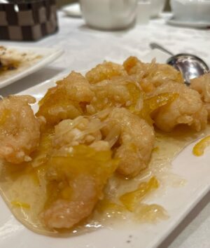 Florence Kwok Instagram - 【我的可愛媽媽】
🩷媽咪，我返咗嚟，同你飯
💛好呀，大閘蟹當造🦀喎
🩷好，我問吓家姐你食唔食🉐️
💛hey, 又唔係食好多
…………………….
🩷媽咪，訂咗位啦，大閘蟹都訂埋啦，每人一隻
💛咁少？你阿哥唔夠㗎喎
🩷係佢唔夠定你唔夠
就係咁，我哋就好開心咁食咗個晚飯
🩷媽咪，過幾日再同你食飯
💛好呀，下次每人兩隻呀
🤣🤣🤣🤣🤣🤣
🦀🦀🦀🦀🦀🦀