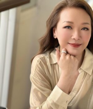 Florence Kwok Instagram - Hope you are all having nice weekend 
#赤柱
#曼鏡頭