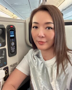 Florence Kwok Instagram - 菲菲不停
嘻嘻又準備back to work
哈哈又等下次再回來了
#goodbye #hongkong