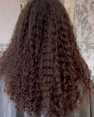Fola Evans-Akingbola Instagram - New hair, who dis? 
@curl.talk gave me a much needed cut & refresh. Thank you @izzybecurly 🙏🏽👑🙏🏽

#curlygirl #curltalk