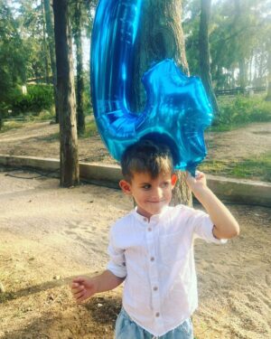 Foteini Atheridou Instagram - 4! Φίλοι , αγάπη , μια όμορφη τούρτα , παιχνίδι , η @luckyy_partyy και τα περάσαμε όμορφα όμορφα ομορφααααα ❤️ @freshpatisserie @mommybecool