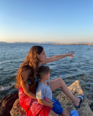 Foteini Atheridou Instagram - Αγάπη είναι ….. ❤️ #love #family #happiness #aigina #myboys