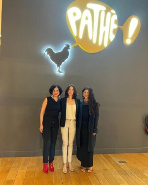 Fotinì Peluso Instagram - Aujourd’hui LA TRESSE sort en salle.

C’est un long voyage en trois continents. 
C’est un long voyage des femmes. 
Des femmes courageuses.
Des femmes qui ont faim de vivre.
Des femmes qui aspirent à la liberté.

Un film de Laetitia Colombani.
Merci à mes formidables compagnes de voyage @kimraver @miamaelzer 

@iamavi_nash @manuela_ventura @_celeste_savino_ @guendalosito 
@kaminsky.sarah 

@marcmissonnier #olivierdelbosc @christinedejekel @nicostavrogin 
@sndfilms
#latresse #thebraid