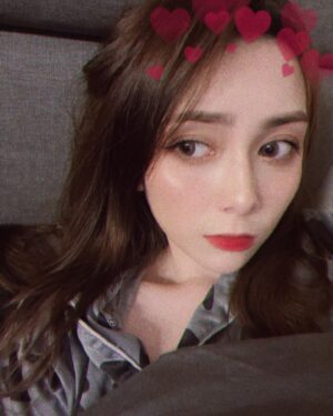 Frances Wu Instagram - 卸妝前的自拍😚