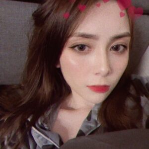 Frances Wu Instagram - 卸妝前的自拍😚