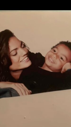 Francesca Antoniotti Instagram - Le temps passe mais l’amour ne fait que devenir plus fort… Mon fils ma fierté ma merveille mon ange tu fais de moi la maman la plus fière du monde ❤️