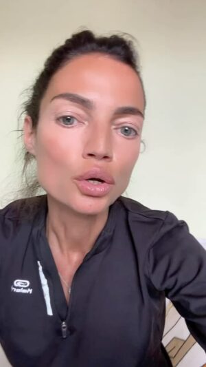 Francesca Antoniotti Instagram - Allez un peu d’amour ❤️