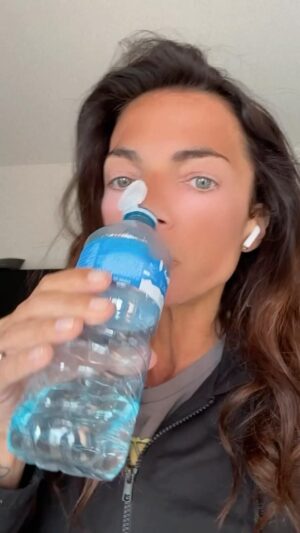 Francesca Antoniotti Instagram - Énorme coup de gueule aujourd’hui. Devinerez vous sur quel sujet? 😭😭🤣