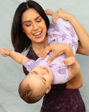 Francesca Fiorentini Instagram - 2023: This year I helped this ADORABLE FCKN baby grow into a small person and me into more of a Mom— far less adorable. No fancy outings, some excellent live comedy shows, and the Frantifa at my back stronger💪🏼than ever. Thanks for the year everyone, #FreePalestine 🍉🇵🇸
📸 by brilliant @kimnewmoney. For more photos and unfiltered thoughts on motherhood and random tips and ideas you can sub to me on IG. (Also why her head so big?)