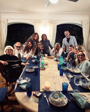 Francesca Valtorta Instagram - Shiny Happy People ♥️

#me #sun #shinyhappypeople #sunmervibes #love #friends #weekend #francescavaltorta