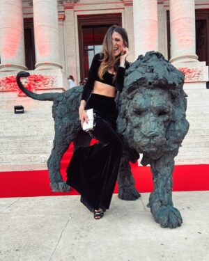Francesca Valtorta Instagram - Insieme per @anlaids_onlus @anlaids_lazio 💪🏼♥️

Grazie @gianlucademarchi @lorenzodelia 

Abito: gonna top @mahr_store 😍😍😍

#aboutlastnight #anlaids #anlaidslazio #francescavaltorta #together #fight #hiv