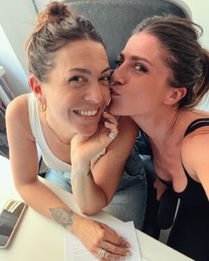 Francesca Valtorta Instagram - Terzo contratto firmato insieme ♥️
Sono così felice di condividere proprio con te questo percorso!
A noi!! e ad altri mille lavori insieme 🥂♥️👩🏼‍🤝‍👩🏻
Love you @martina__caf 
@studiocafiero_ 
#quandolatuaagenteèunatuaamica 🌟

#newjob #film #cinema #francescavaltorta #happy #actress