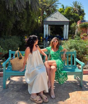 Francesca Valtorta Instagram - Due povere pazze vestite come se fossero a Saint Tropez si aggirano per Marrakech 💙💚
Resoconto della prima giornata.
@edvige_l 

#travel #happiness #friends #marrakech #francescavaltorta