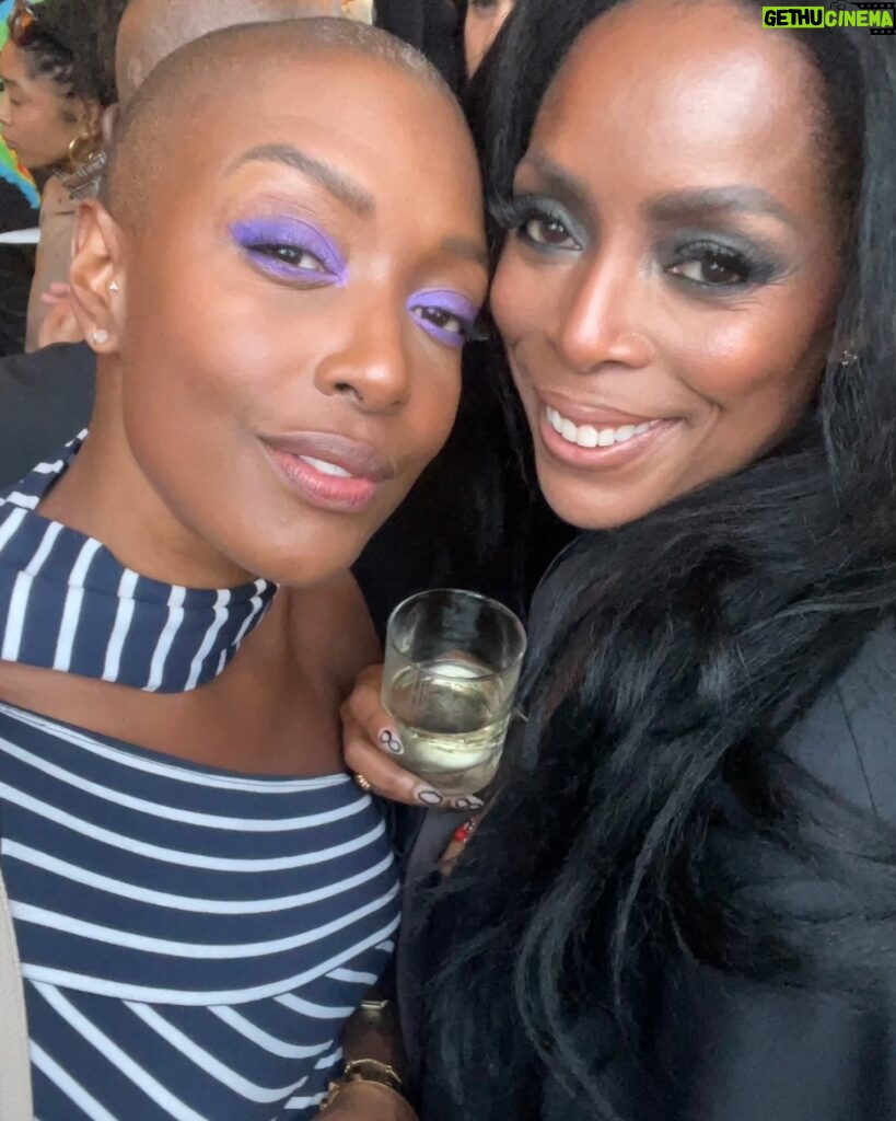 Franchesca Ramsey Instagram - A glorious night celebrating @mickalenethomas #allaboutlove at @thebroadmuseum