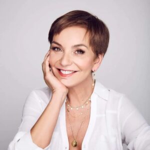Francisca García-Huidobro Instagram - Estrellas, brillos y una perfecta combinación de metales preciosos en plata 925 vermeil oro amarillo 18 kilates, definen mi colección en colaboración con @merysattjoyas.cl ,hecha con un mensaje especial que nos recuerda que tod@s somos estrellas y cada uno tiene motivos para brillar.

Disponible en tiendas y online en merysattjoyas.cl

#WeAreAllStars #FGHbyMerySatt