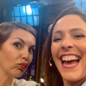 Francisca García-Huidobro Instagram - Con esta loca linda nos vemos más ratito en @sigamosdelargo13 
@malyjorquiera