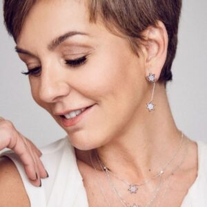 Francisca García-Huidobro Instagram - Las joyas simbolizan amor propio, ya que las usas para ti. Es un mensaje que se expresa sin decir nada y representa el estilo único de cada persona.. #weareallstars⭐️ @merysattjoyas.cl