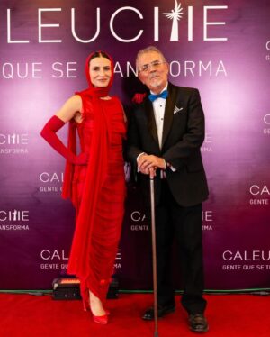 Francisca Gavilán Instagram - Fotos oficiales de @premioscaleuche Nuestra fiesta de premiación de @somoschileactores ♥️♥️ 
Lo pasamos hermoso! 
@esperanzasilvas Gracias Totales!
Felicitaciones a las y los ganadores!! 

En el carrusel @valigavilan mi padre
@blancalewin @su_hidalgo @taglemarcial @juangillmore 

“Payita” Miria Contreras Bell. 
Los Mil Días de Allende 
@paroxproductora 

Gracias por el registro 
📸 Alejandra Oehninger 

Estilismo @fims.cl 
Maquillaje y pelo @anagaubert 
@b_art_talent_management 💥