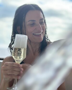 Francisca Gavilán Instagram - Finde con @bergerhertz ♥️ 🌊🥂
@mylacl siempre 🍾💎
 
📸 @bergerhertz ❤️