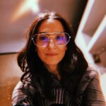 Francisca Gavilán Instagram - ❤️🌿♻️👓 @karun_chile Anteojos hechos con materiales reciclados trazables y sustentables 👁️ livianos! Anteojo Gust Dorado 💛 https://www.anteojoskarun.cl/ @antonioacuario_ 🖤
