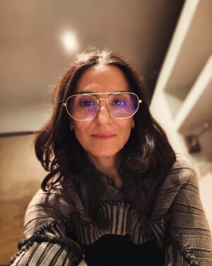 Francisca Gavilán Instagram - ❤️🌿♻️👓

@karun_chile Anteojos hechos con materiales reciclados trazables y sustentables 👁️ livianos! 

Anteojo Gust Dorado 💛

https://www.anteojoskarun.cl/ 

@antonioacuario_ 🖤