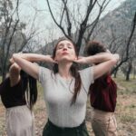 Francisca Walker Instagram – De cuando bailábamos en el bosque 🌳 con mis hermanas hermosas y admiradas @amara_cpb y @cinthiaperezs 
🧡💛💚
Para el dancefilm #kibba del eternamente creativo @kaio_visual @kaio_art