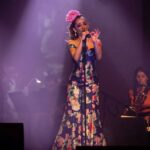 Francisca Walker Instagram – “Mapocho Orquesta y las Reinas del Flamingo” que hermoso concierto!! 🦩
Tan agradecida de haber sido parte de esta hermosa experiencia. Gracias @culturacap @loscontadores @orquestamapocho y @teatro_nescafe por hacerlo posible. Y a mis reinas @su_hidalgo @josefinafiebelkorn y @viviannedietz por el goce en escena. 💕

📸 @alejandrocif