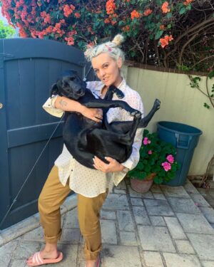 Frankie Shaw Instagram - Hug an kiss your bbs.