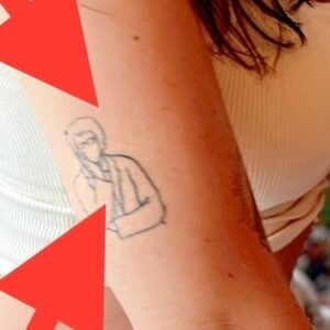 Frankie Shaw Instagram - A few years ago after watching memories of murder a few dozen times i went out and got a tattoo of director Bong . His tone / mix genres / humor
/ satire / humanity / insanity / hapless hero at the center speaks deeeeeep to my soul. 

Highlight of 2022 was a lovely lunch with the genius talent that is @daisyedgarjones and who was sitting behind us but the legend himself.  When I showed him the tat he bowled over laughing. “I’m so much skinnier there!” Iconic response from an iconic guy. 

My family really hit it out of the park this Hanukkah   Xmas. 

Happy Bong Joon Ho-lidays to you and yours!!!