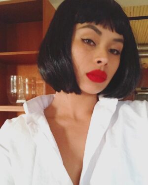 Frankie Adams Instagram - The ultimate lazygal costume -- Mia. 💋 #pulpfiction