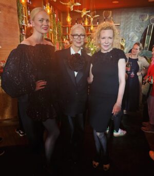 Franziska Knuppe Instagram - Becoming Karl Lagerfeld Premiere in Berlin ♥️💋✨
Ab dem 7. Juni auf  @disneyplusde 

Absolut sehenswert mit  @thedanielbruhl als Karl Lagerfeld und @sunnyi_melles als Marlene Dietrich ♥️

Danke an @disneydeutschland für den wundervollen Abend. ✨
@christianearpvogue @fashioncouncilgermany @rosa.toledano