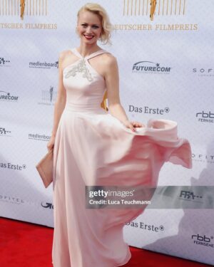 Franziska Knuppe Instagram - Throwback to the @filmpreis ♥️💋✨
Hier ein kleiner Rückblick zu meinen Kleidern der letzten Jahre. 
Welches ist euer Favorit? Swipe 👉🏻
Morgen findet die Verleihung des deutschen Filmpreises in Berlin statt. Freue mich schon sehr darauf. #lola #deutscherfilmpreis