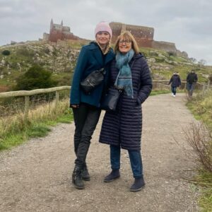 Franziska Knuppe Instagram - Liebe Mama♥️💋✨
Alles Gute zum Muttertag.
Danke, dass du immer immer für mich da bist . 
Ich habe viel von dir gelernt. Von dir , der Mama, aber auch von der  Kinderärztin, die immer alles unter einen Hut bekommen hat.
Danke für die vielen gemeinsamen Erlebnisse und Reisen z.B. unser Schwarzkopf Shooting in Kapstadt oder zur Taufe der Aida nach Mallorca. Und nicht zu vergessen, unsere vielen Familenreisen. 

😘 Deine Franzi

#muttertag #mothersday
@schwarzkopf @aida_cruises