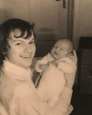 Franziska Knuppe Instagram - Die besten Papa‘s in meinem Leben. ♥️💋✨ 
Mein Papa, der immer in meinem Herzen ist.
Mein Mann @chrismoesi , den besten Papa für unsere Tochter. 
Herzlichen Glückwunsch an alle Väter da draußen, die ihre Kinder über alles lieben, unterstützen und beschützen. ♥️
#vatertag #herrentag #christihimmelfahrt
