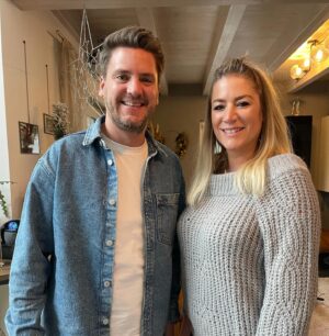 Franziska Böhler Instagram - Ich freue mich sehr, dass mich Franziska Böhler, die wohl bekannteste Krankenschwester Deutschlands, zu sich nach Hause eingeladen hat: „Weil endlich jemand auch mal die schönen Seiten des Pflegeberufs zeigen will!“ ☺️ Franziska gibt den Menschen in der Pflege seit Jahren eine Stimme. Von ihr habe ich gelernt, dass Pflegekräfte - mit all ihrer Leidenschaft und Herz - auch besonders auf sich selbst Acht geben müssen. Denn Kranke können keine Kranken pflegen! #ralfdiekrankenschwester #pflege #pflegeberuf #pflegefachkraft #pflegekräfte