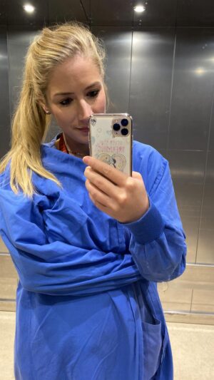 Franziska Böhler Instagram - #wasihrnichtseht 
⚡️
Alles scheint normal - krank sind wir trotzdem 
#longcovid 

@health4future_de 
#gesundheit #wellbeing #therapie #symptome#recovery #facharzt #gesund #arzt#sport #motivation #health #klinik #gesundleben #reha #genesen #training #pflege #Krankenpflege #nurse #pflegenotstand #medizin #gesundheitssystem #healthforfuture #fit #mentalhealth #achtsamkeit #liebe #postpandemie