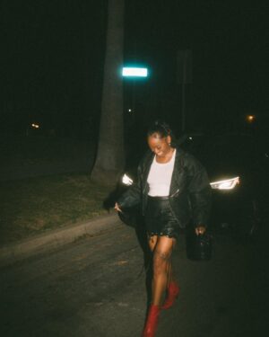 Freddie Ransome Instagram - “this bitch will NOT give up!” 🖤