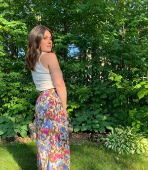 Frédérique Dufort Instagram - Température de jupe fleurie et camisole, oui merci !! ☀️🌸

Pssst : plein de belles nouveautés @womance à venir le 17 mai prochain ! 

#Partenariat #Womance #EnfinLété #ÀTousCeuxQuiMeDirontQuilFeraPlusFroidDansLesProchainsJoursJeDiraiNON 😂✌🏻