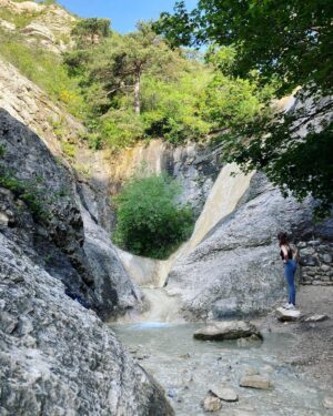 Freya Mavor Instagram - “Presently, it is the path to health
with which we must concern ourselves,
the long, precipitous hill and the climbing of it.” - Julia Copus