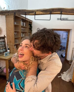 Freya Mavor Instagram - ❤️🦞❤️ 

(friendship, fellowship, love and lobsters)