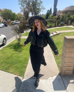 Freya Ridings Instagram - Thank you for the most beautiful birthday wishes 🎉🦢 Had the most wonderful day of matcha, erewhon, Echo Park Swans and Highland park late night bowling with my best boys @ewanjphillips & @arden_ridings 🎳🌴 and this Milk Bar Cake of Dreams 🍰🍰 AND @taylorswift released not one but TWO ALBUMS 💿✨🤓 10/10