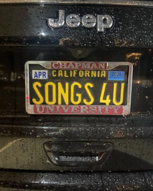 Freya Ridings Instagram - Our first 10 days in L.A ☀️🇺🇸

1. Walking home through Santa Monica at sunset after an amazing day in the studio 🌴

2. Working with the incredible @ricknowels just sat at the piano like the good old days 🎶 

3. Resonated with this song4u license Plate 🚙 

4. Sunshine and palm tree's... surreal in January ☀️

5. Matcha and vanilla almond milk in the car (thanks for all the great recommendations) I'm a green tea girl always 🍵 

6. Happy Bunny 🐰 

7. @goopkitchen Chinese chicken salad 🥗 10/10 

8. Shades 😎 and 50 Spf

9. Amazing late night street tacos 🌮 @aztecatacos 

10. Found my beloved @teapigs 🫖 in L.A (Guess i didn't have to pack one whole suitcase of Mao Feng green tea just i case they didn't have them here!!)