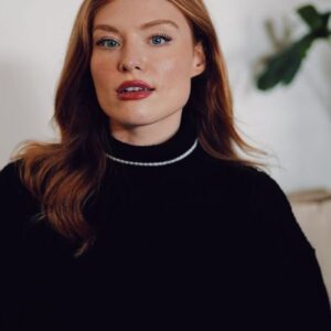 Freya Ridings Instagram - Teasing a snippet of a new song For You 🎶 I’m so excited to share some new lyrics with you guys ✨ This song is about when you’re standing on the doorstep of the person who said they loved you many moons ago, praying that they still feel that way for you now ⏰🥹

Credits:
Videographer / Editor 🎥: @andrewrose
Styling: @maisonpriveepr_la
Studio: @olympic.la